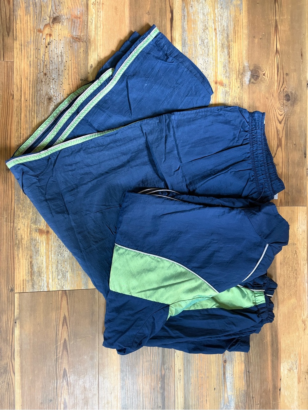 VINTAGE size 18/20 Just My Size Navy Sweatpants with Green Accent Stripes